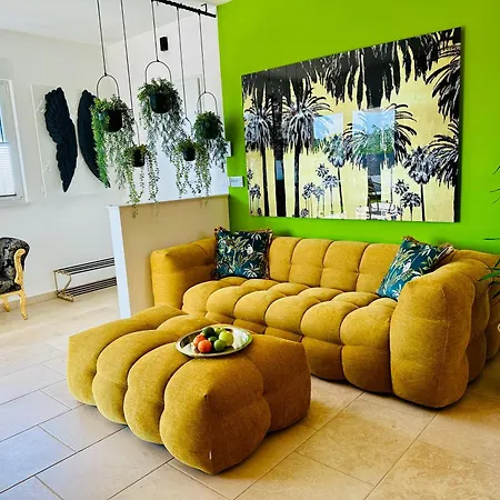 Apartment New Exclusive With Garden And Private Pool Near The Sea Porec
