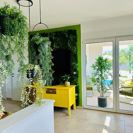 New Exclusive Horizon With Garden, Hot Tub And Private Pool Near The Sea Appartement