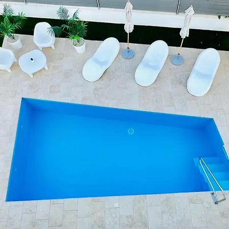 New Exclusive With Garden And Private Pool Near The Sea Apartment *