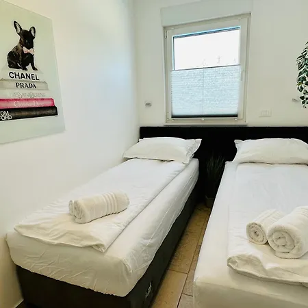 New Exclusive With Garden And Private Pool Near The Sea Apartment