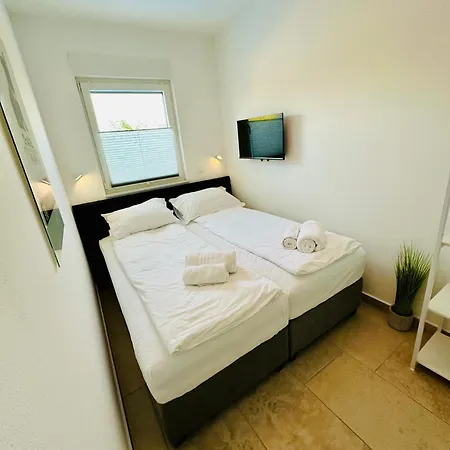 New Exclusive With Garden And Private Pool Near The Sea Apartment